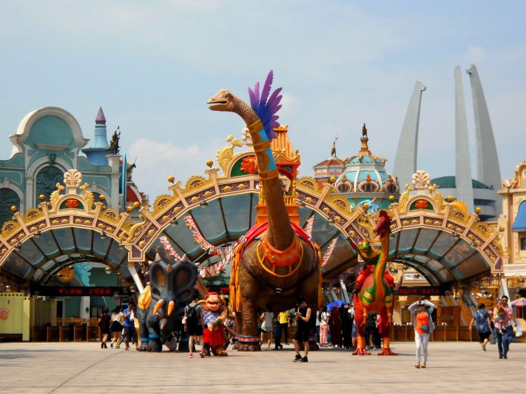 Insane levels of tacky kitsch at the Dino Park, Changzhou