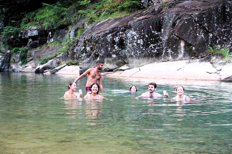 'River hiking' in Zhejiang