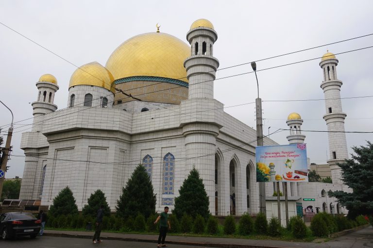 Central Mosque - couldn't figure out how to get inside (a running theme in Kazakhstan's mosques)