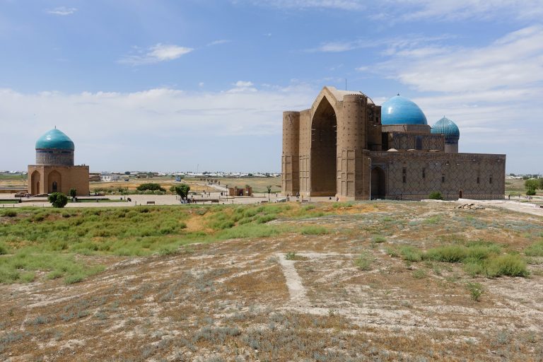 The mausoleum is a UNESCO World Heritage Site, and yet the reaction of the staff suggested that they don't see many foreign travellers at all. Which is a darn shame, cos look at it!