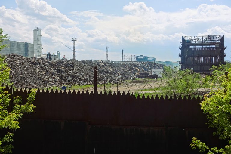 This is effectively what powers Kazakhstan, I believe. Their authoritarian president even worked here in his youth, way back in the day. The scale is mindblowing.