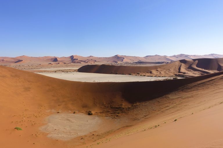 Isn't this absolutely fucking insane? Looks like Mars, is actually Earth.