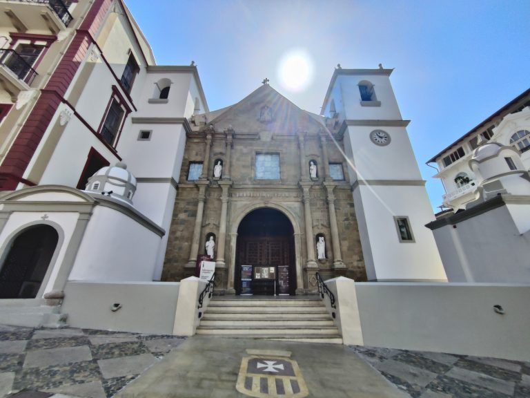Iglesia de la Merced. Churches in Casco Viejo require you to pay for entry, and given the sheer density of them, I had to pick and choose wisely. Which is to say, I didn't go inside this one. But it looks cool, eh. That facade dates back to the 17thC, I believe.