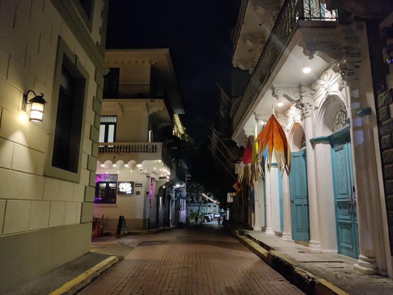 Casco Viejo by night