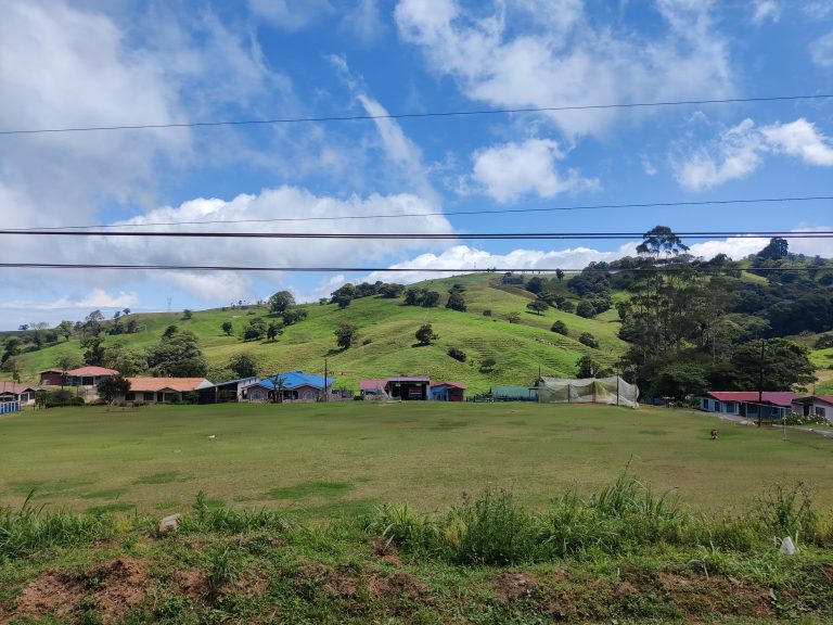 Noticed a number of what seemed to be holiday/expat homes en route to La Fortuna (not these ones). Many small businesses openly displayed as [insert Western nationality]-run as well. Seems to be a popular place to move to.