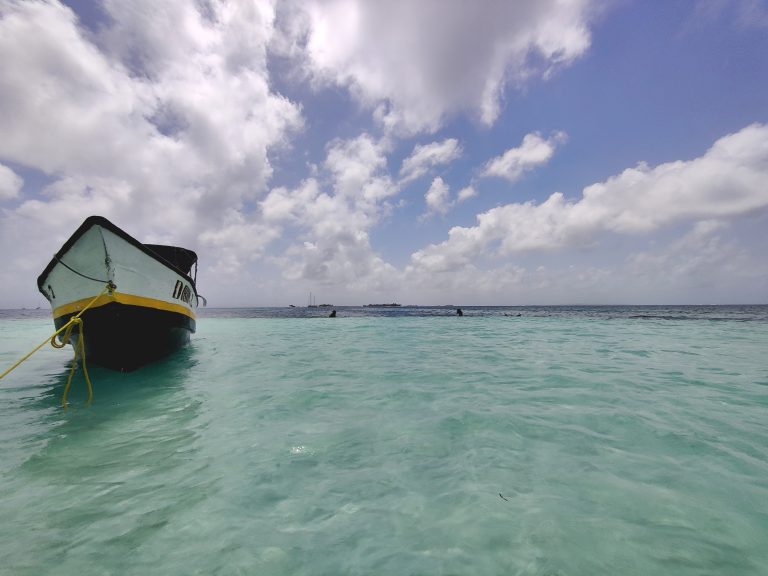 An amazing 'natural pool'/sand blank in the middle of the ocean.