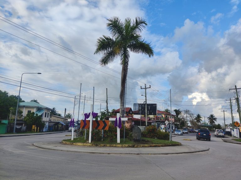 The main roundabout outside town? My hostel was just a stone's throw from this, and I caught a bus to 'the border' from the gas station nearby early the next morning.
