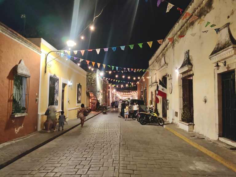 After a late dinner, I made my way back to the hostel through the gorgeous city centre.
