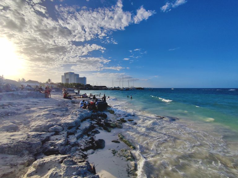 Ofc one cannot come to Cancún without going to the beach at least once so I had to Uber out to the hotel zone.