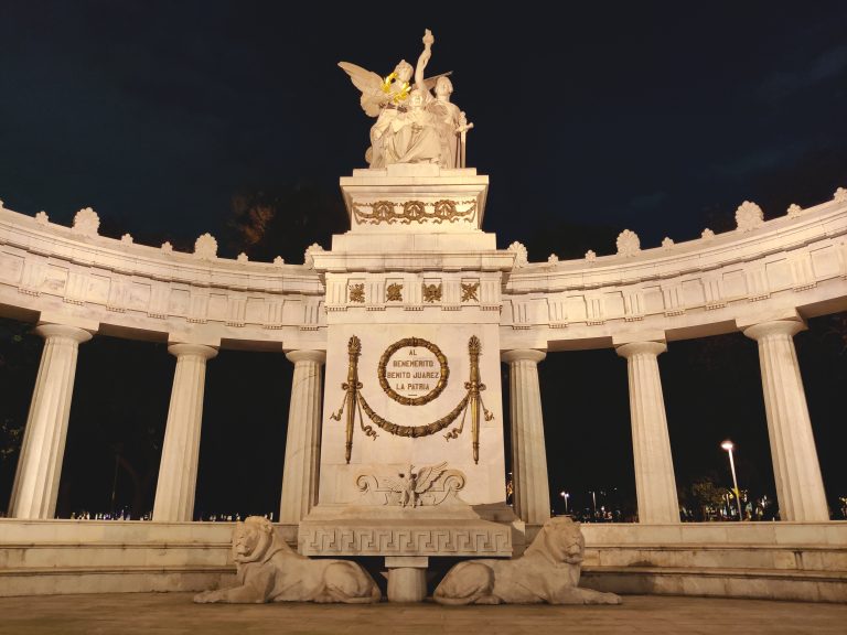 Walked through the bustling Alameda Central (apparently the oldest public park in the Americas, which I didn't know at the time or else I'd have taken a pic) and stumbled upon the Hemiciclo a Benito Juárez.