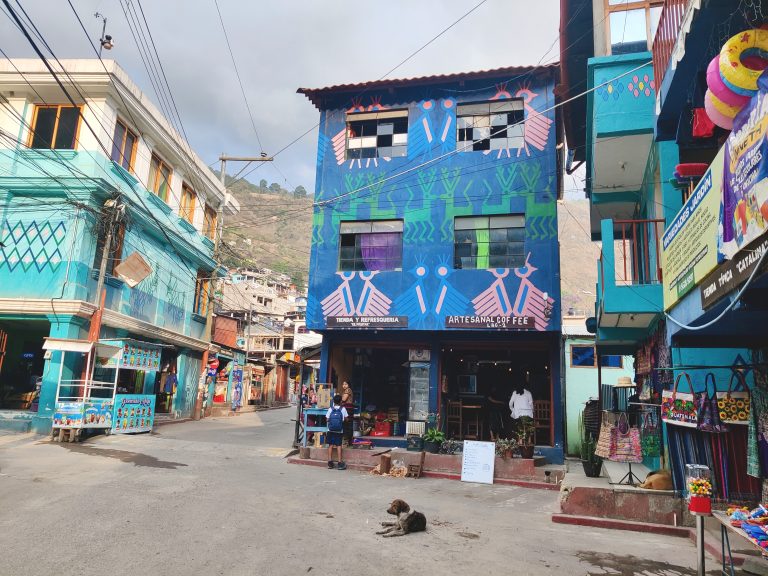 I'd read that Santa Catarina's residents had painted its town's facades various shades of blue in order to lure in dumb tourists like myself looking for their next IG shot. It wasn't quite what I expected, and the town itself is much smaller and sleepier than expected, but it's a short ride from Pana and I enjoyed the little excursion.