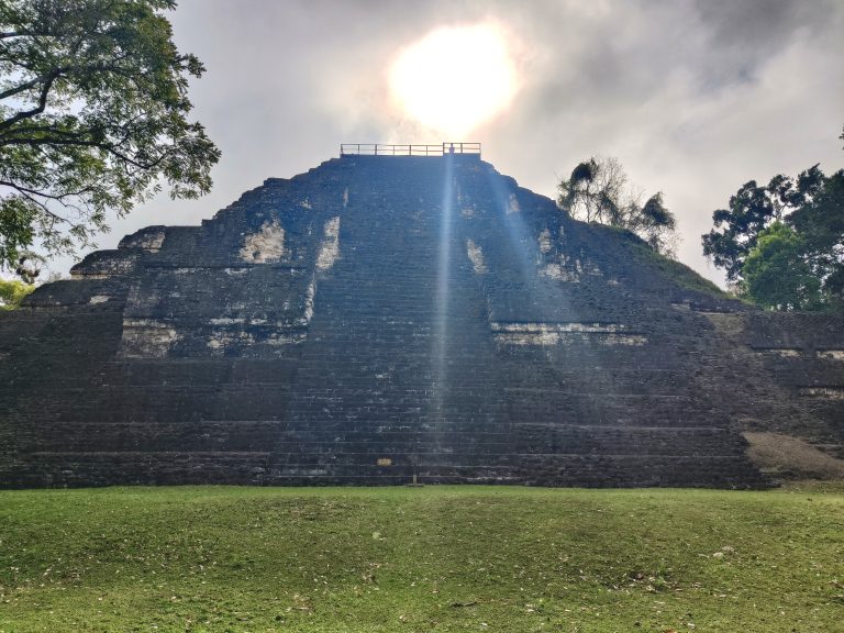 What survives today is magnificent. Various temples, palaces, and administrative buildings, spanning an expansive 60km² (although 'only' 16km² around the core). We explored but a tiny fraction of that.