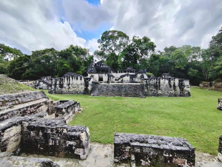 The ruins of another palace (?) nearby the Central Acropolis. Amazing how much quieter Tikal gets when you're away from the most popular spots.

Anyway, this was a tremendous morning. I'm not sure if it warranted a 27-hour nightmare bus journey, but I have no regrets at all about laying eyes on so magnificent an archaeological site. It deserves to be seen as one of the greatest historical sites in the world, tbh, and I'm annoyed that I didn't have more time to savour it all. Regardless, it was a nice way to salvage a little bit of enthusiasm for Guatemala after it had all been so ruthlessly butchered by the transport system here. Gracias, Tikal!