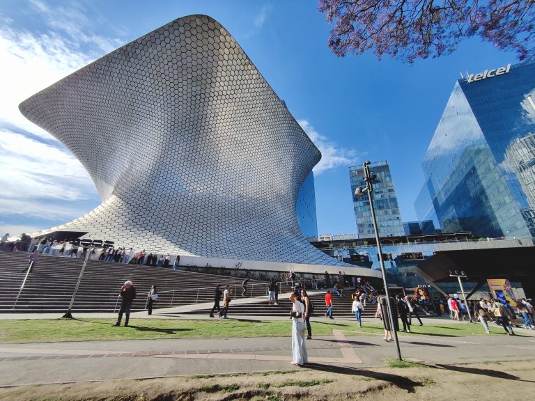 And here's that next stop: Museo Soumaya.