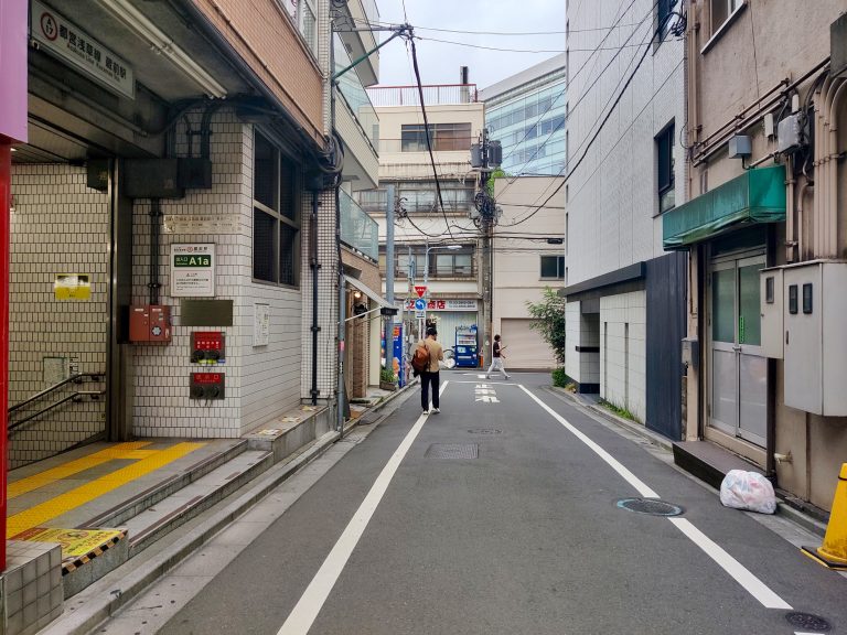 Didn't spend too long wandering the backalleys at night as I needed some sleep. Gave myself the next morning to explore a little further in the Asakusa area instead.