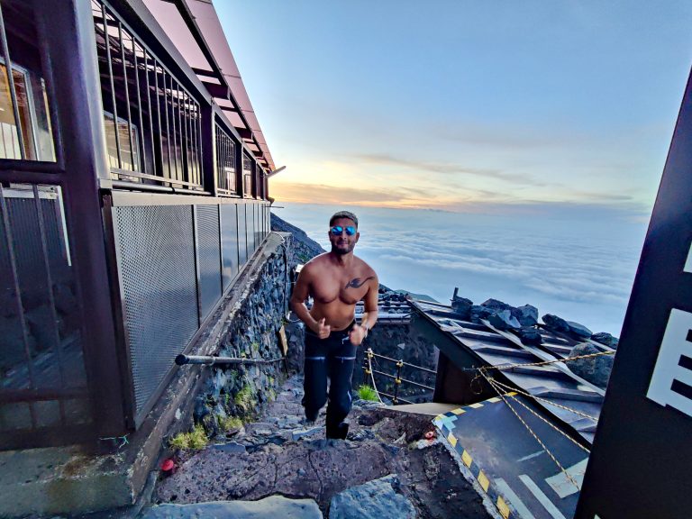 I then returned to my own hut (Taishikan - far better than expected with amazing staff) where this photo op caught my eye. Snapped it, and then proceeded to take similar pics for five other groups who'd been inspired by my antics. #yourewelcome