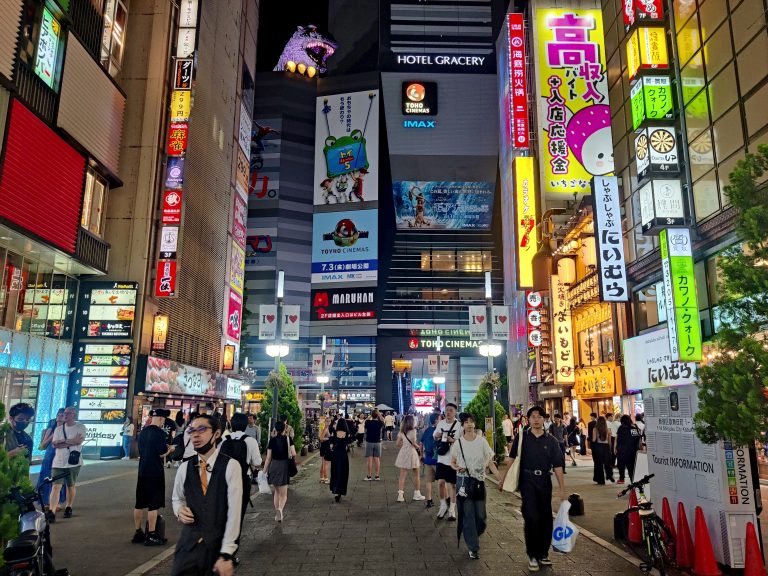 A closer look at Godzilla head in Kabukicho! 