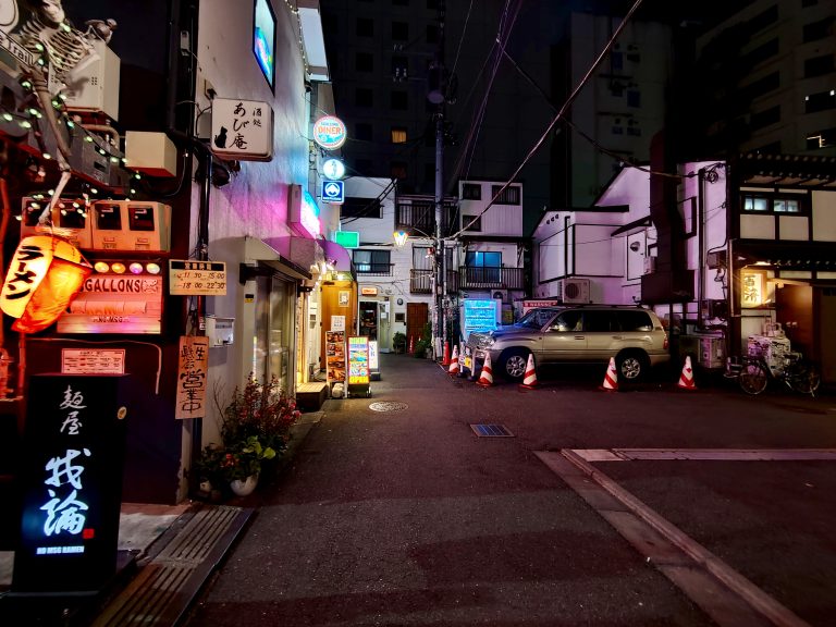 Sth about this scene at the edge of Golden-Gai spoke to me.