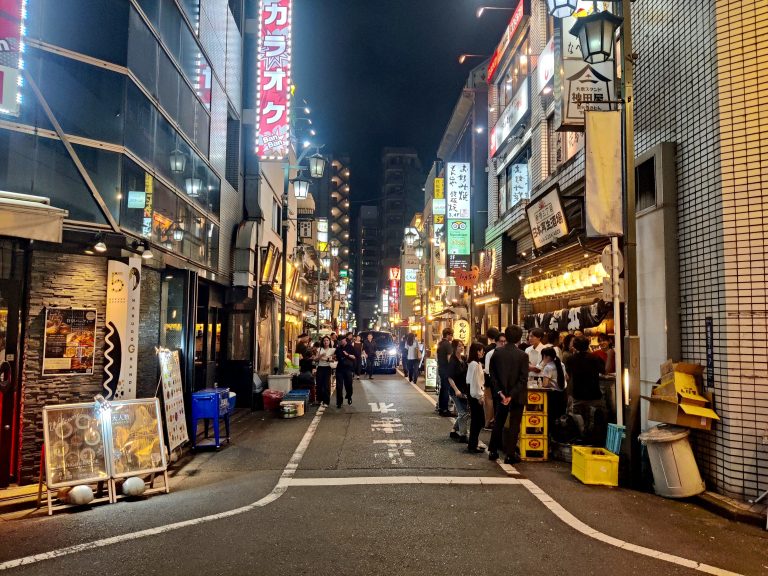 There are four truly Great-with-a-capital-G cities in the world today imo: New York, London, Paris, and Tokyo. Bustling, intoxicatingly vibrant centres of cosmopolitanism, commerce, and culture; with quality nightlife to match.