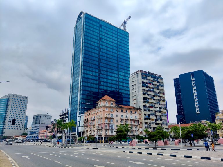 The contrast between the CBD and the rest of the city sprawl is... stark, to say the least. It was a curious feeling to be walking here. Not really safe, not entirely dangerous either. Street smarts necessary.