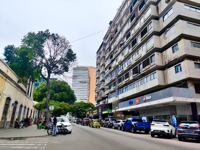 After finding myself a little overwhelmed by the old town crowds/staring, I decided to wander back to my friend's house. I figured a 45 min walk through the heart of the city would give me a better understanding of the place.