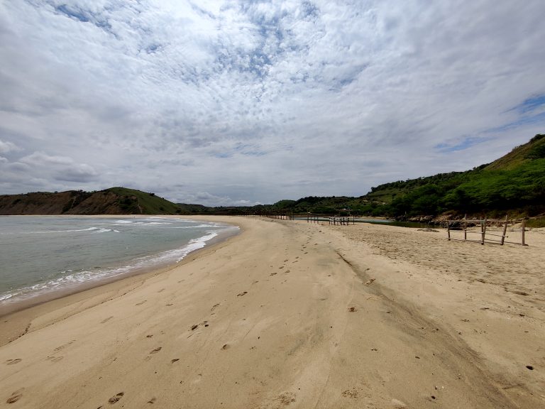 On the plus side, it was thrilling to have such places entirely to ourselves. (Actually there was a small group of Angolan influencers that turned up for a photoshoot, but living in China + me being me = no right to judge.)