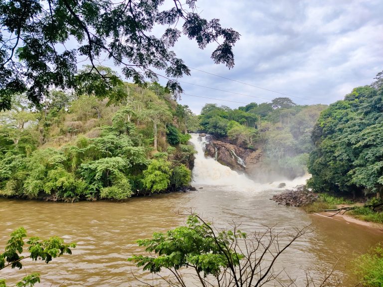One last peek at the falls before heading off...