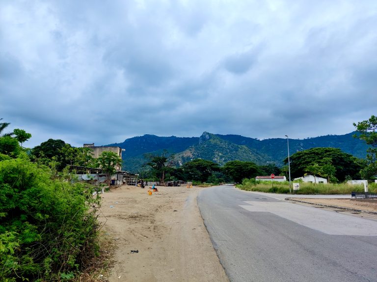 Scenes like this are being included to remind me of what my eyes really saw during this drive. This taken not far from a place near Canjala.
