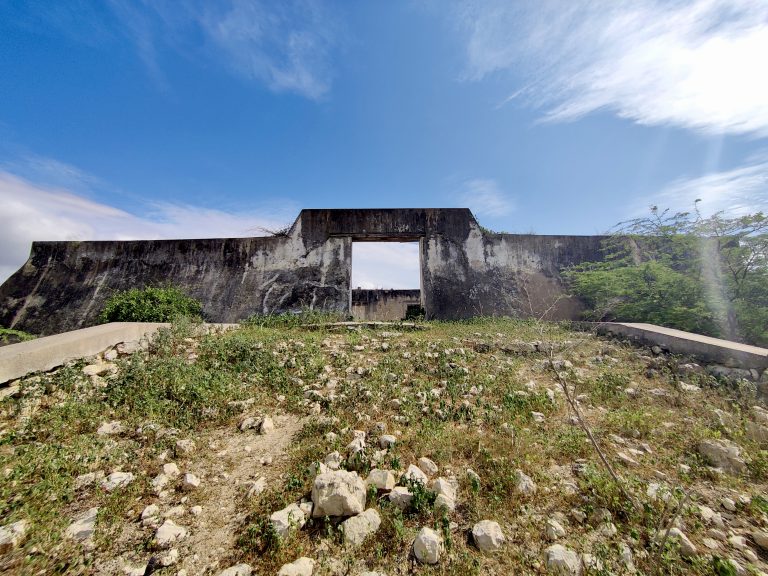 One last look at the abandoned fortress. What an incredible day out. Would *never* have had the audacity to visit a place like this by myself. A) I'd never have heard about it; B) I would've been unable to reach it seeing as I don't drive. Was very grateful to have attached myself to Simon and João's road trip after this.