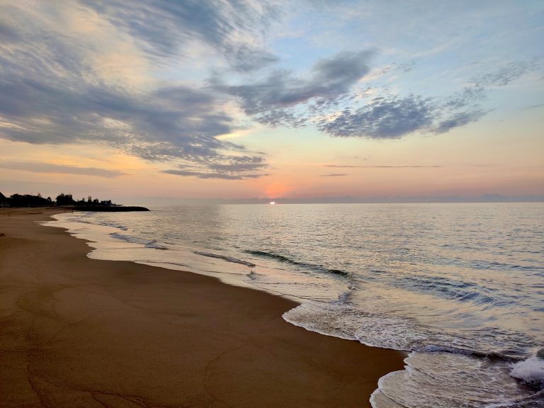 Spent a lot of time in Angola chasing beach sunsets. If the government got its act together, they could really do something with the tourism industry here. Alas...