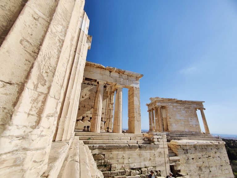 Th a wow for the Temple of Athena Nike at far right. I think that's the Propylaea dominating the shot?