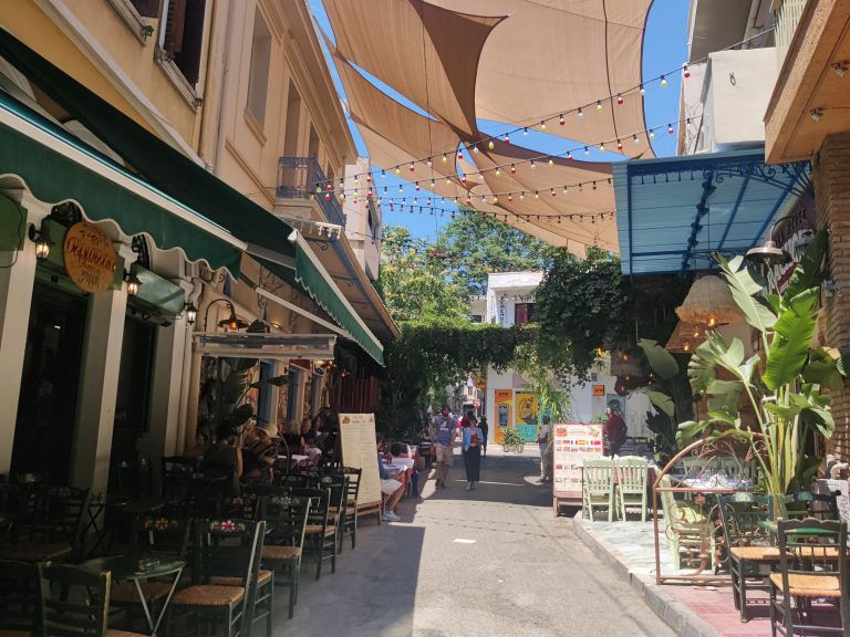 Psyri's a pretty neighbourhood indeed.