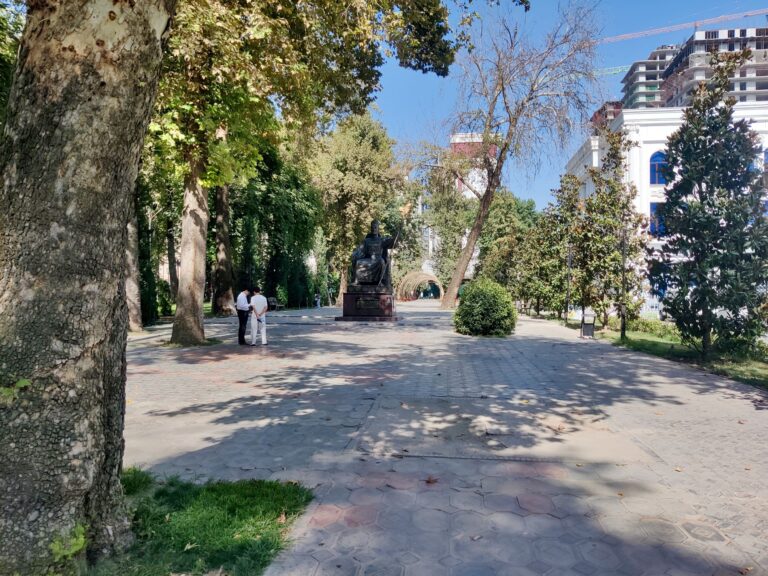 Does seem as if Dushanbe has a number of parks and green/open spaces, which is nice. This was right by the Opera House.