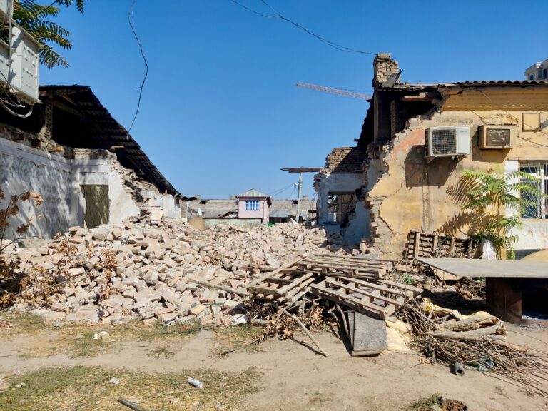 It's genuinely maddening that people should live amongst this rubble. Quite why Rahmon's authoritarian leadership is tolerated when people are visibly struggling is beyond me.