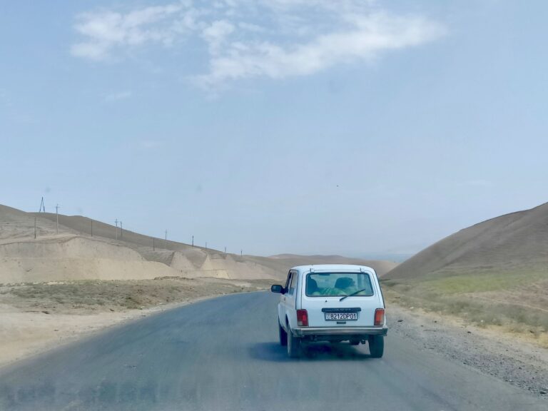 One of my fave sights in Central Asia: the ancient cars, dating back from a bygone era.