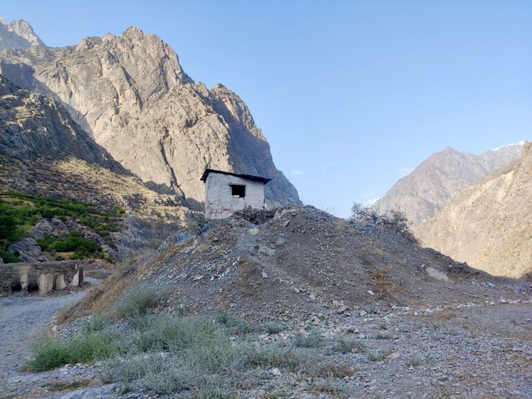 I found the presence of these random huts fascinating. Following multiple violent skirmishes in recent years, Tajikistan has now invested heavily in fortifying its defences along the border. There are regular military outposts and much of its is visibly-patrolled by armed guards. It's such a remote, sparse region though. I wonder how and where they sleep... in shelters like these, perhaps?