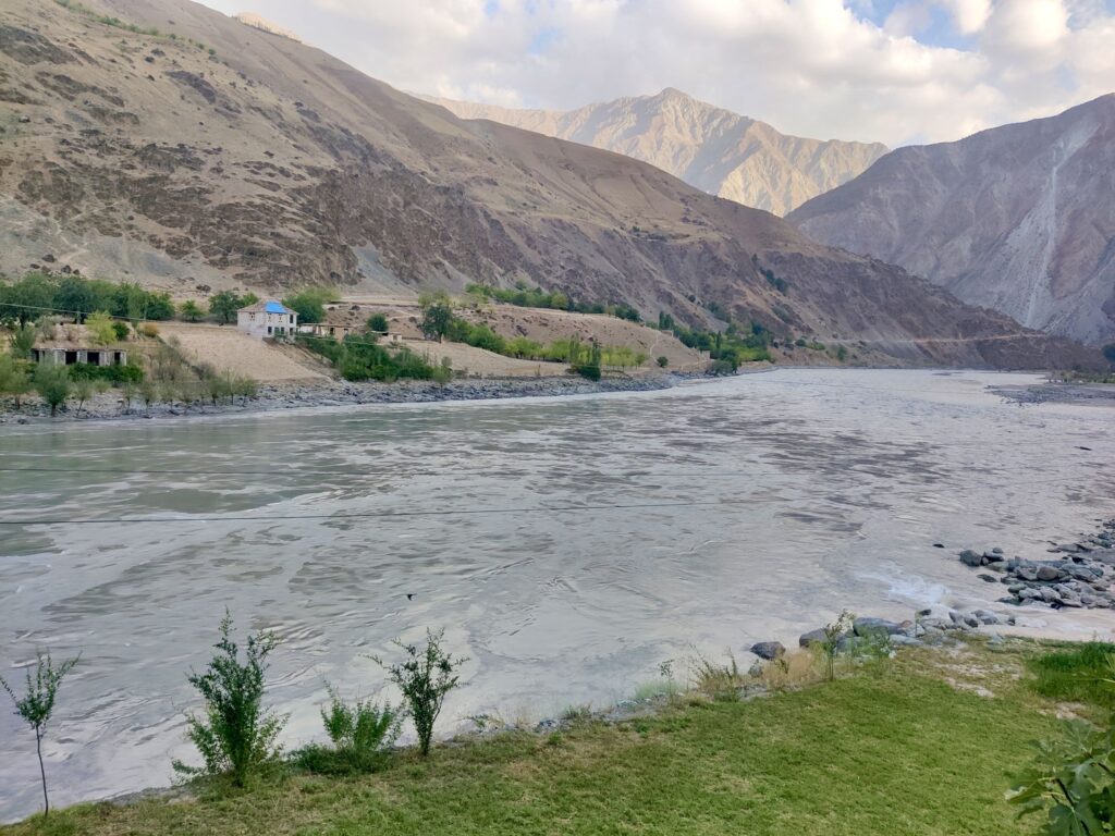 Tajik-Afghan border