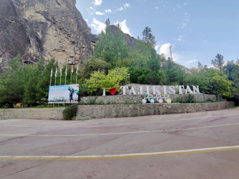 Tajik national pride is next level: centred around garish monuments, the unattractive image of President Rahmon, and the colours of its everpresent flag. You can't escape any of it.
