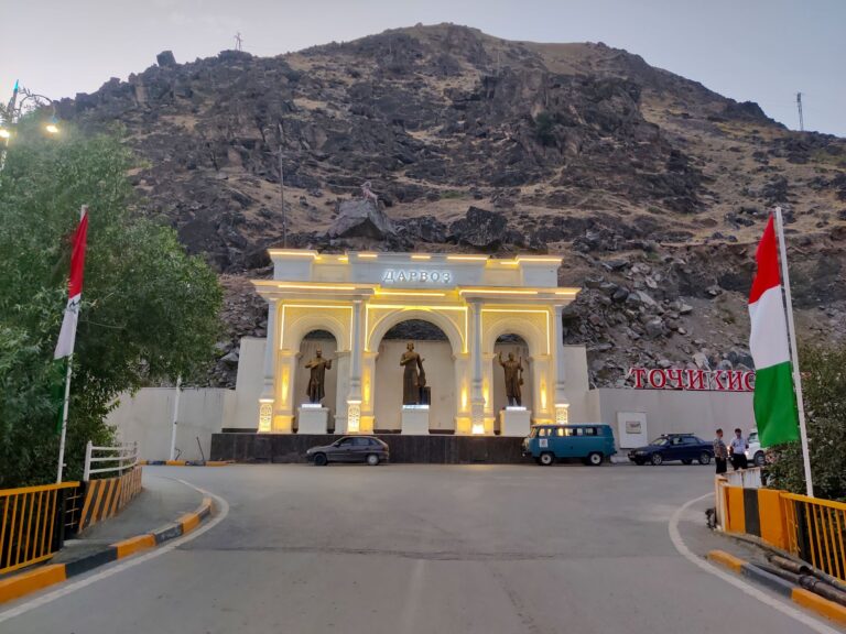 A note: even in areas as remote as this, and relatively underprivileged compared to the rest of the country, there's an emphasis on garishly grandiose monuments and the national flag. I wonder if that money couldn't be better spent elsewhere. Anyway.