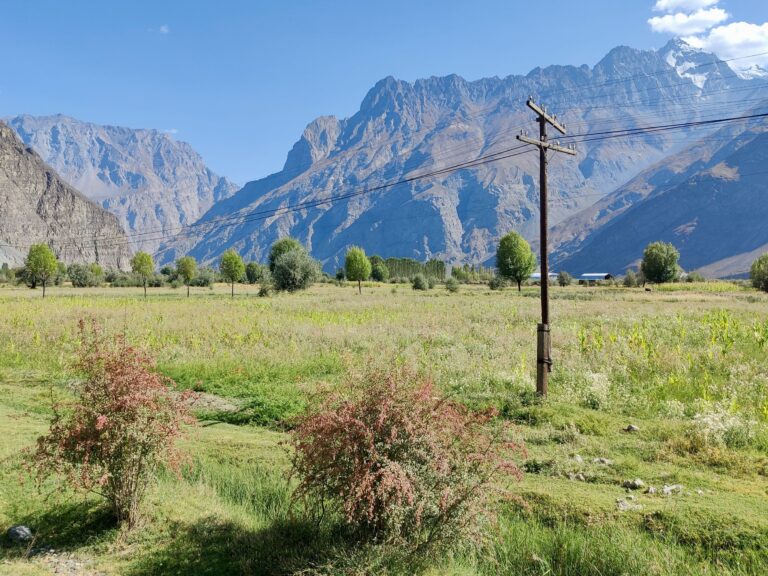 Scenes on the Tajik side became a bit more green during the afternoon.