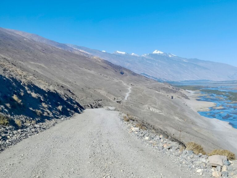Can't remember why we stopped here, but it's about as perfect an image of the Pamir Highway was one can get, I think. The actual highway, the actual Pamirs, and the alien landscapes that dominate.