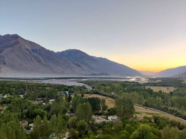 Vrang's a small, very rural, visibly less-developed settlement. But gosh, how beautiful it is!
