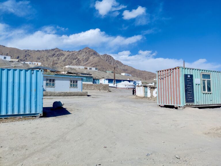 We walked around the 'bazaar' which was a bunch of containers and not exactly bustling with activity. It was a strange - though visually-fascinating - little place. 
