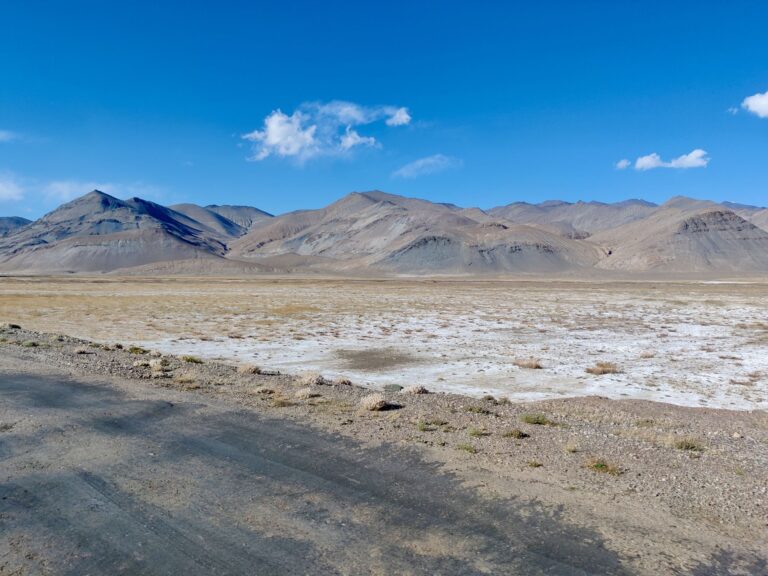 Still at around 4000m here and still dealing with alien landscapes.