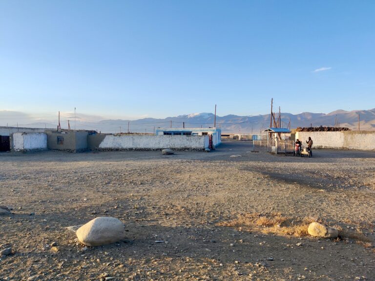 I wonder what life is like here. Truly like. Not just as a brief flirtation on a whirlwind of a road trip. I'm not sure I'd have the guts to find out.