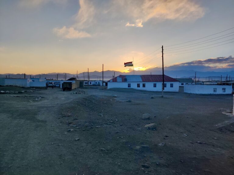 I kinda love that this was our last experience of life in Tajikistan before leaving. The delulu president spends a lot of $ on his personality cult and nation-building, but scenes like this are a greater tribute to the national character which surely exists imo.