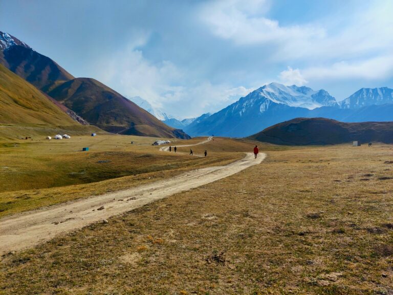 We decided to set out on a brief hike to get a better view of nearby Lenin Peak. It's a mountain that I was considering climbing way back in 2019 during my first visit to Kyrgyzstan. It's supposedly the easiest 7000m+ mountain there is. I decided against it at the time - and don't think I ever will now as you'll see later - but wanted to get a better view of it to see what I'd missed.